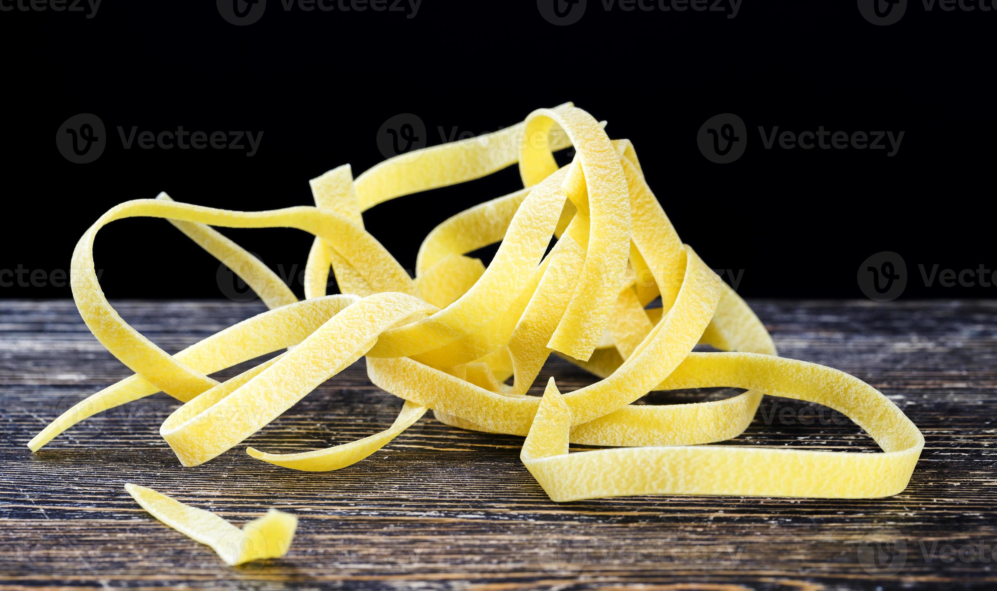 broken wheat pasta 9702989 Stock Photo at Vecteezy