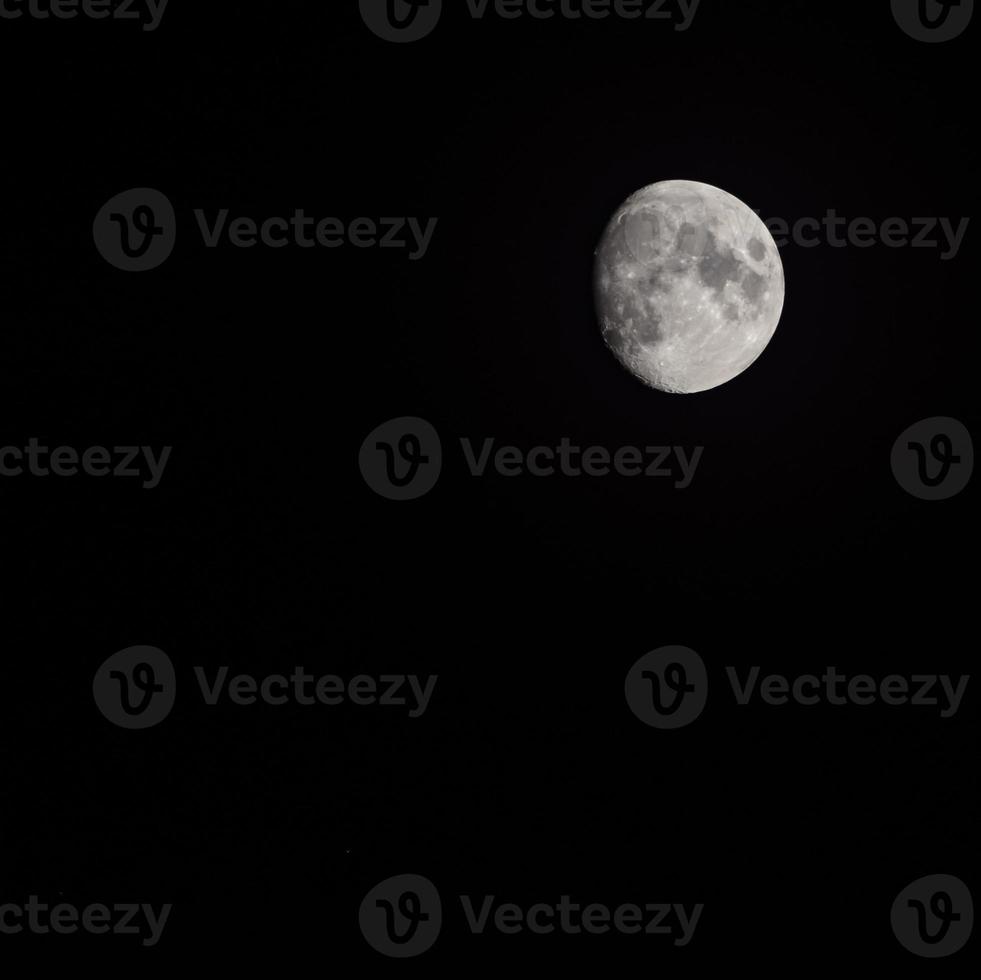 Moon Timelapse, Stock time lapse - Full moon rise in dark nature sky, night time. Full moon disk time lapse with moon light up in night dark black sky. High-quality free video footage or timelapse photo