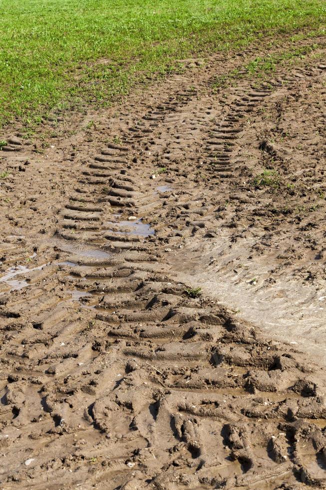 traces of a heavy tractor photo