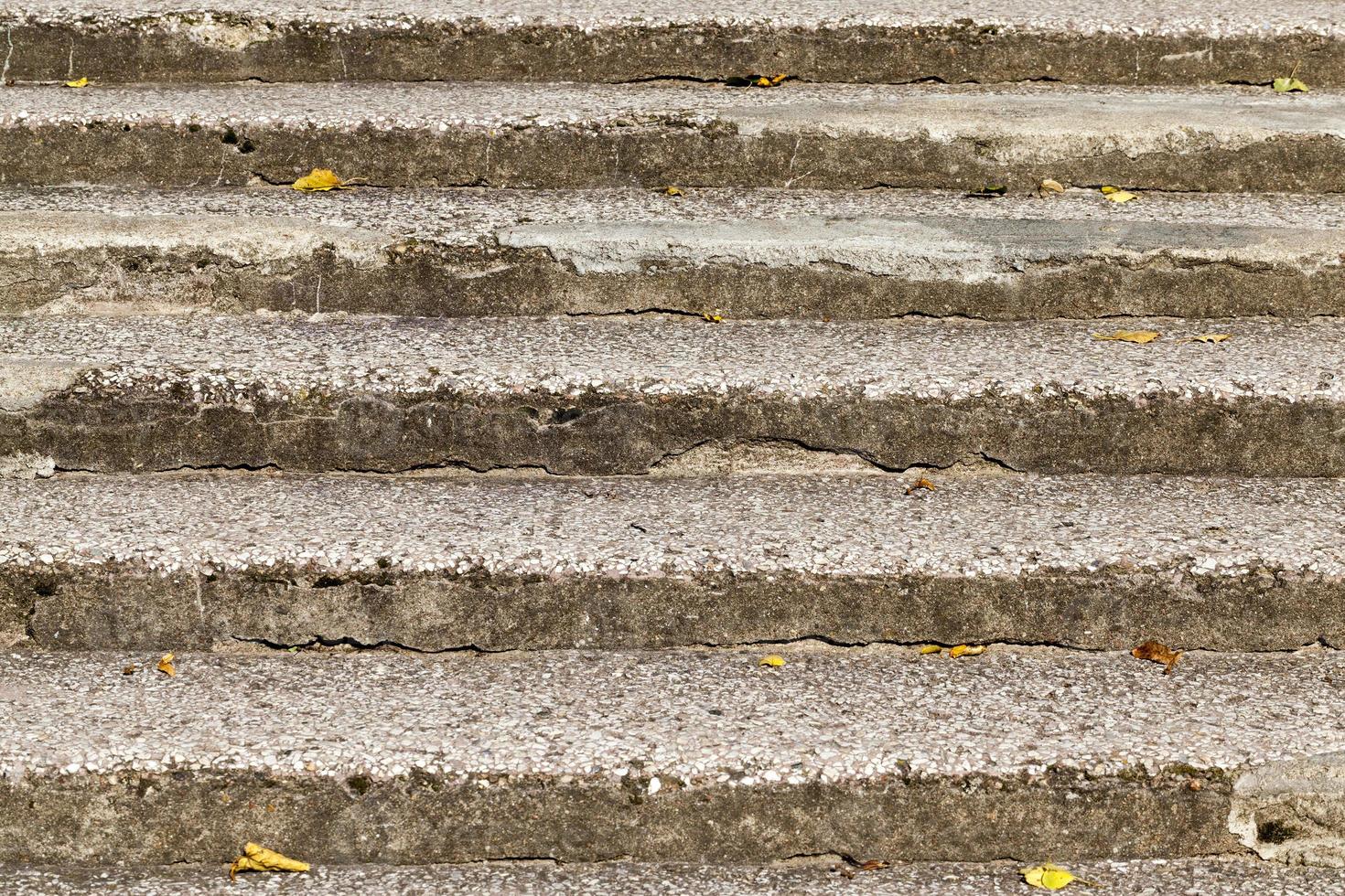 antigua escalera derrumbada foto