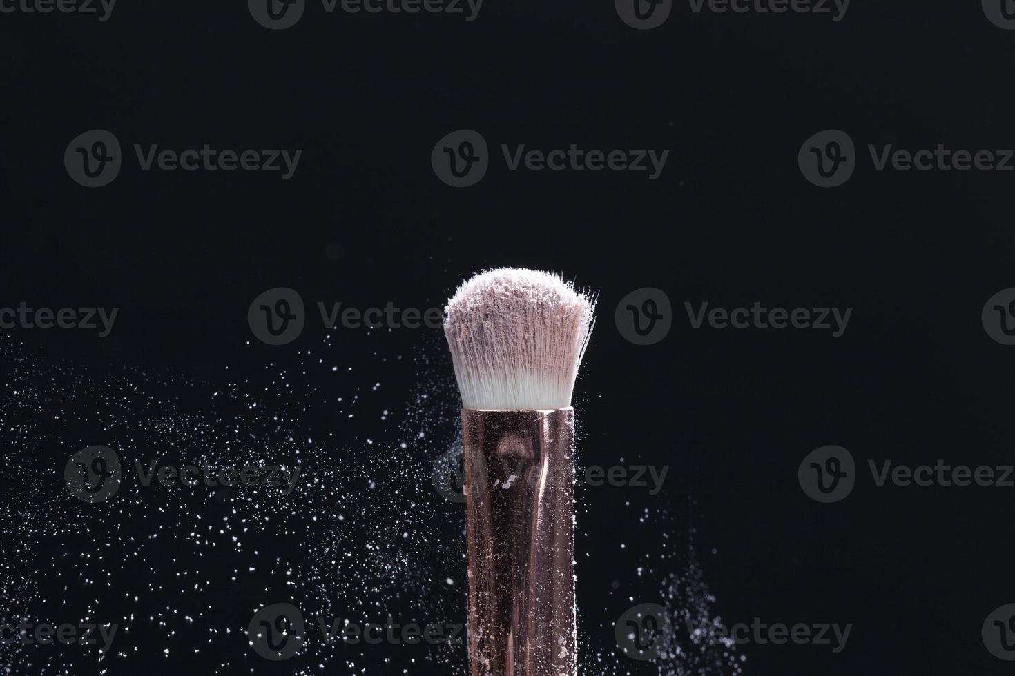 high quality cosmetic brush with cosmetic product photo