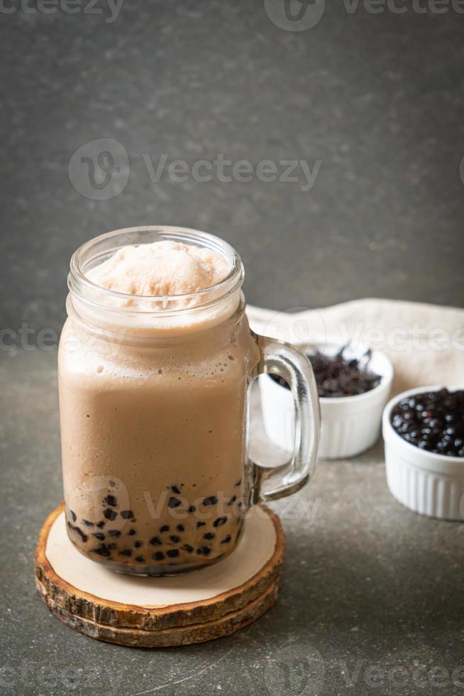 Taiwan milk tea with bubbles photo