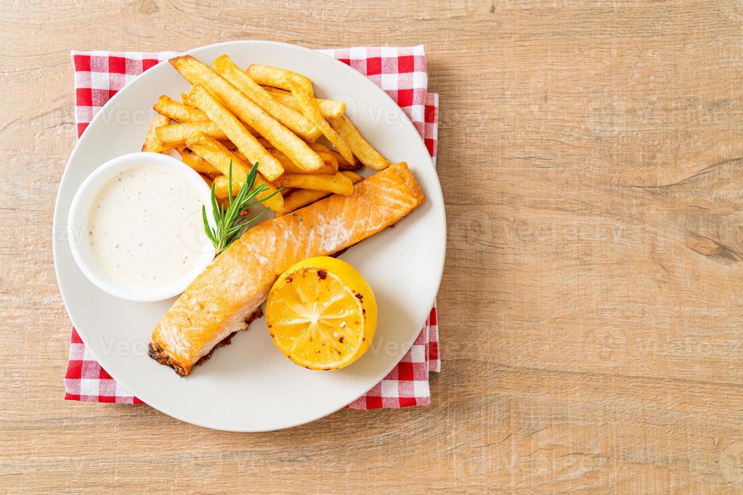 fried salmon fish and chips 9724338 Stock Photo at Vecteezy