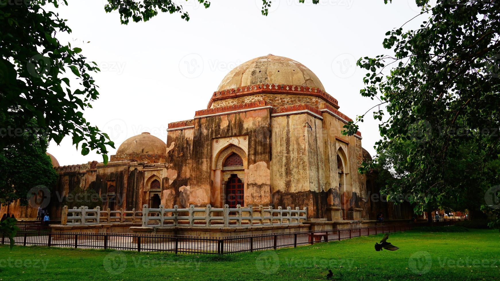 tomb of muhammad bin tughlaq photo