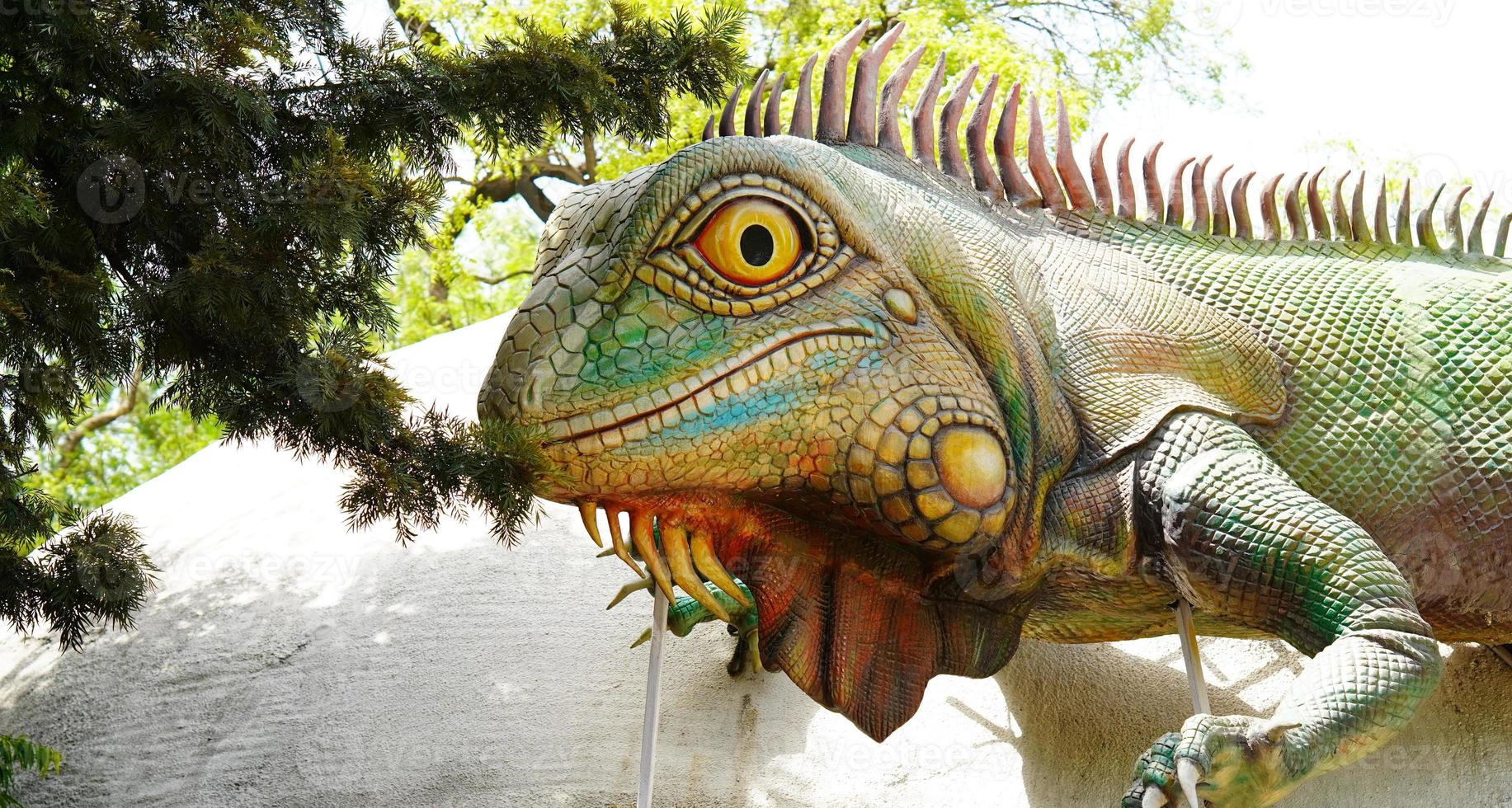 Chameleon statue image HD wallpaper photo