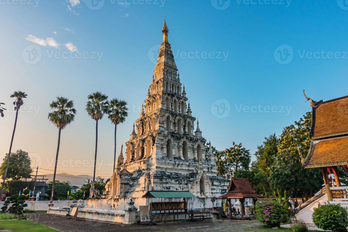 Chedi Liam temple. photo
