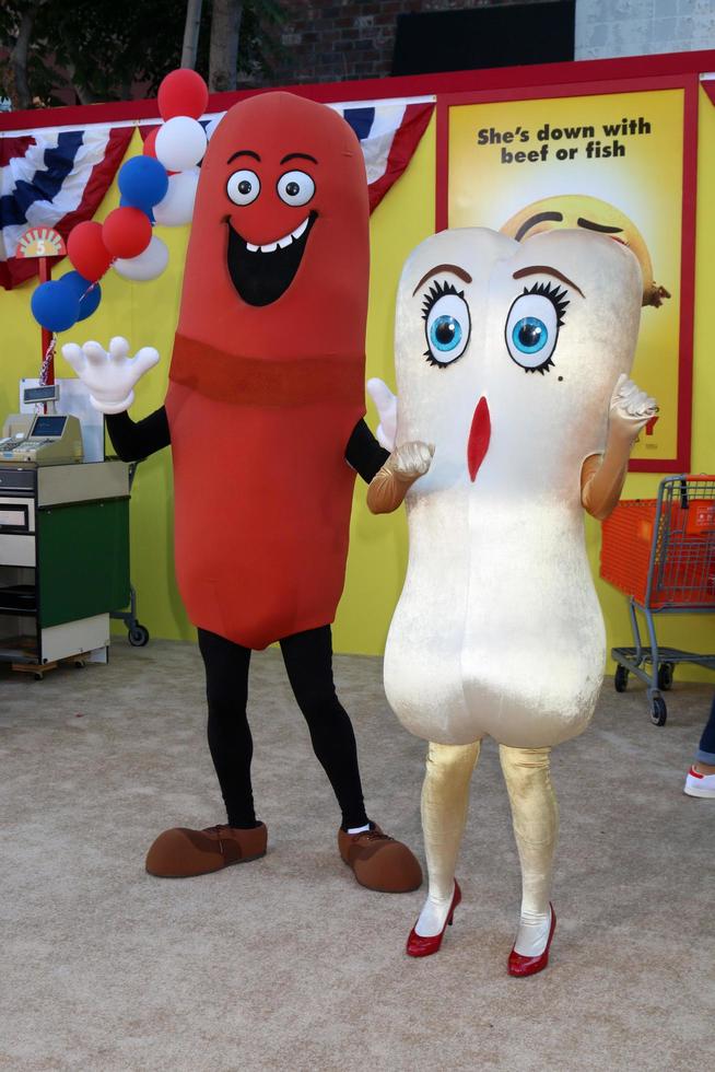 los angeles, 9 de agosto salchicha, teresa taco en el estreno de la fiesta de la salchicha en