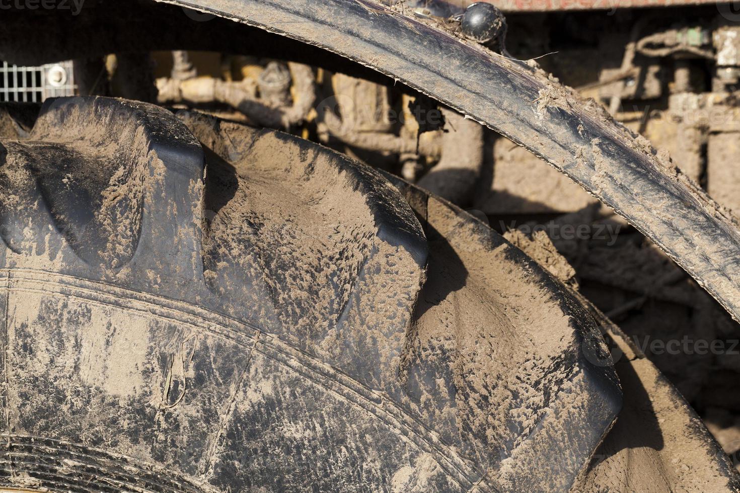 Dirt wheel tractor photo