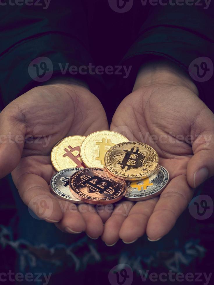 concepto financiero de negocios de monedas de bitcoin. foto