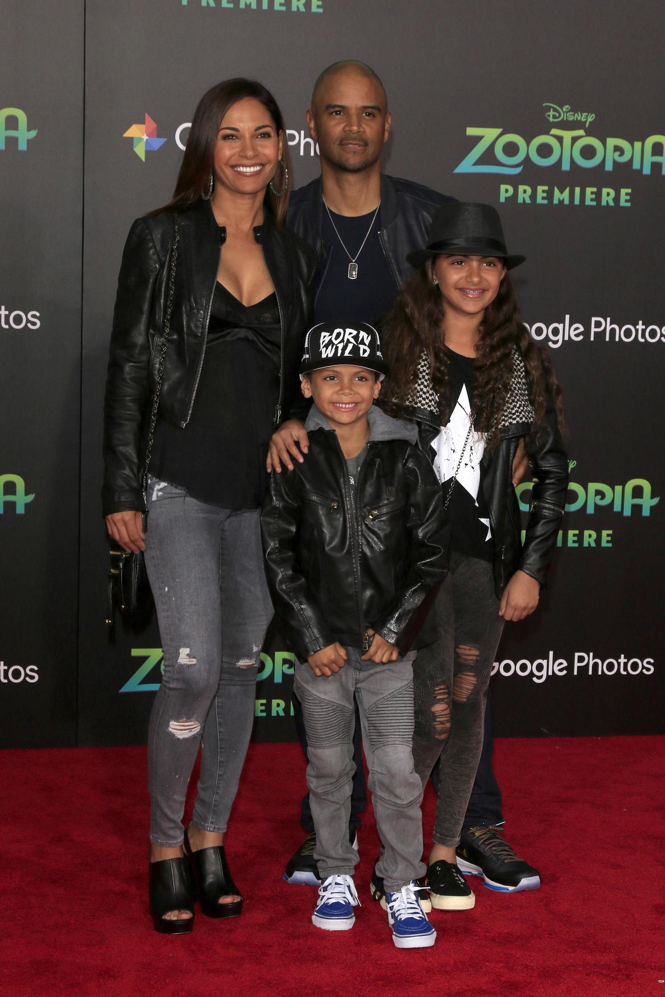 LOS ANGELES, FEB 17 - Salli Richardson Whitfield, Dondre Whitfield