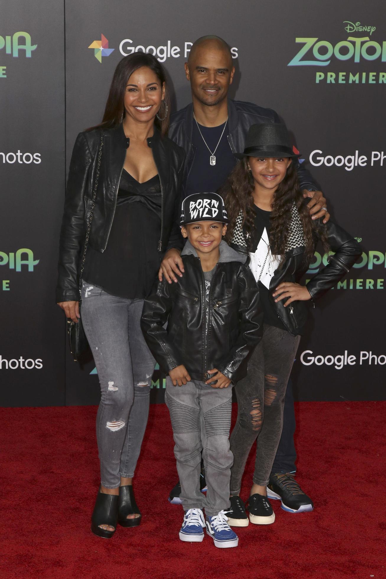 LOS ANGELES, FEB 17 - Salli Richardson Whitfield, Dondre Whitfield