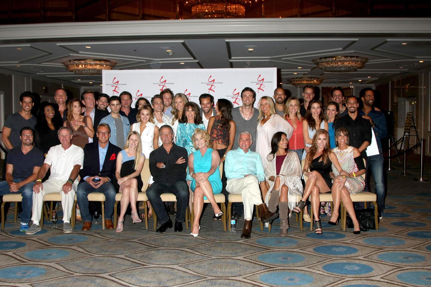 Los Ángeles, 15 de agosto: elenco joven e inquieto en el evento The Young and The Restless Fan Club en el Universal Sheraton Hotel el 15 de agosto de 2015 en Universal City, CA. foto