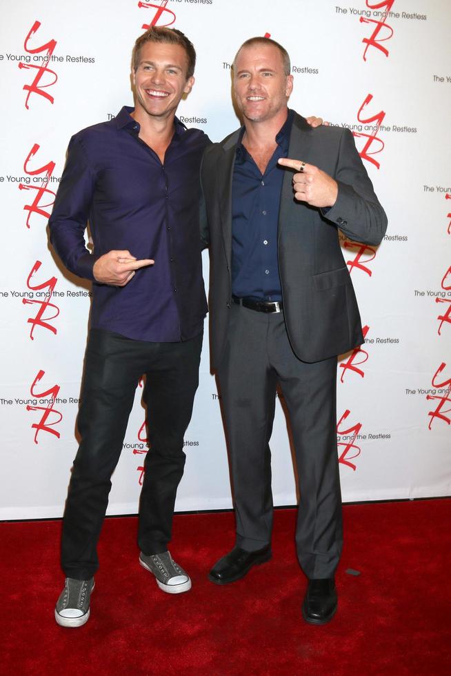 LOS ANGELES, SEP 8 - Micheel Roark, Sean Carrigan at the Young and The Resltless 11,000 Show Celebration at the CBS Television City on September 8, 2016 in Los Angeles, CA photo