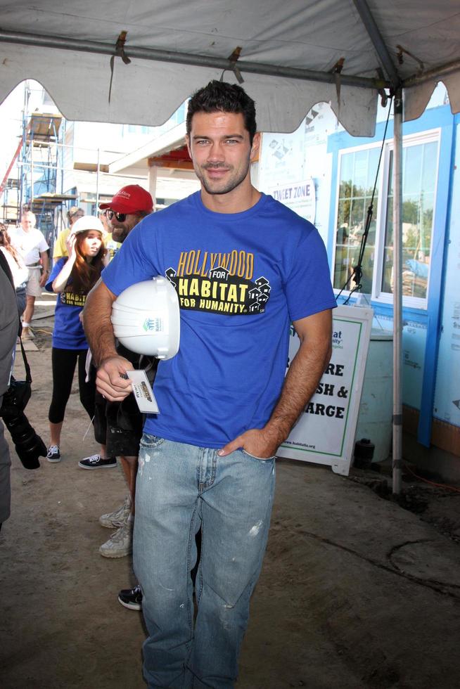 LOS ANGELES, MAR 8 - Ryan Paevey at the 5th Annual General Hospital Habitat for Humanity Fan Build Day at Private Location on March 8, 2014 in Lynwood, CA photo