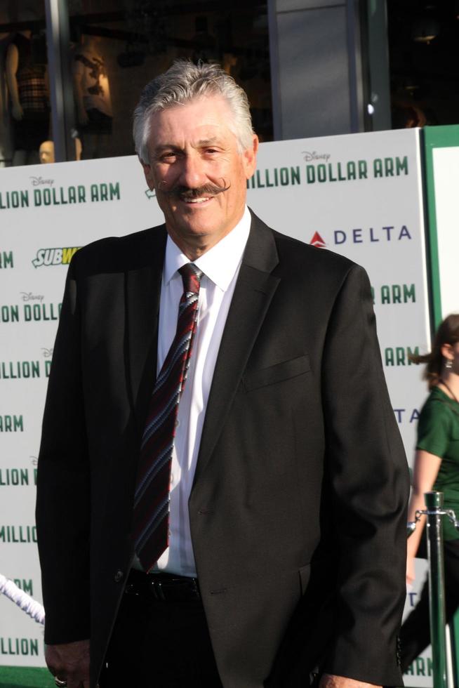 Los Ángeles, 6 de mayo: Rollie Fingers en el estreno del brazo de un millón de dólares en El Capitan Theatre el 6 de mayo de 2014 en Los Ángeles, CA. foto