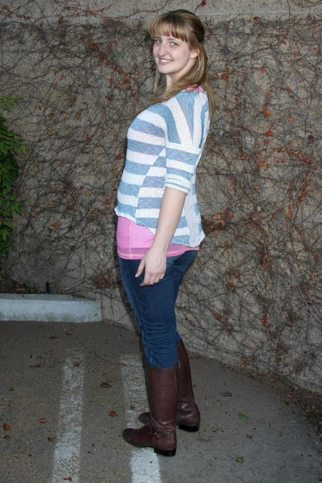 LOS ANGELES, DEC 7 - Roe Moore at the Photo Shoot at the Private Location on December 7, 2015 in Burbank, CA