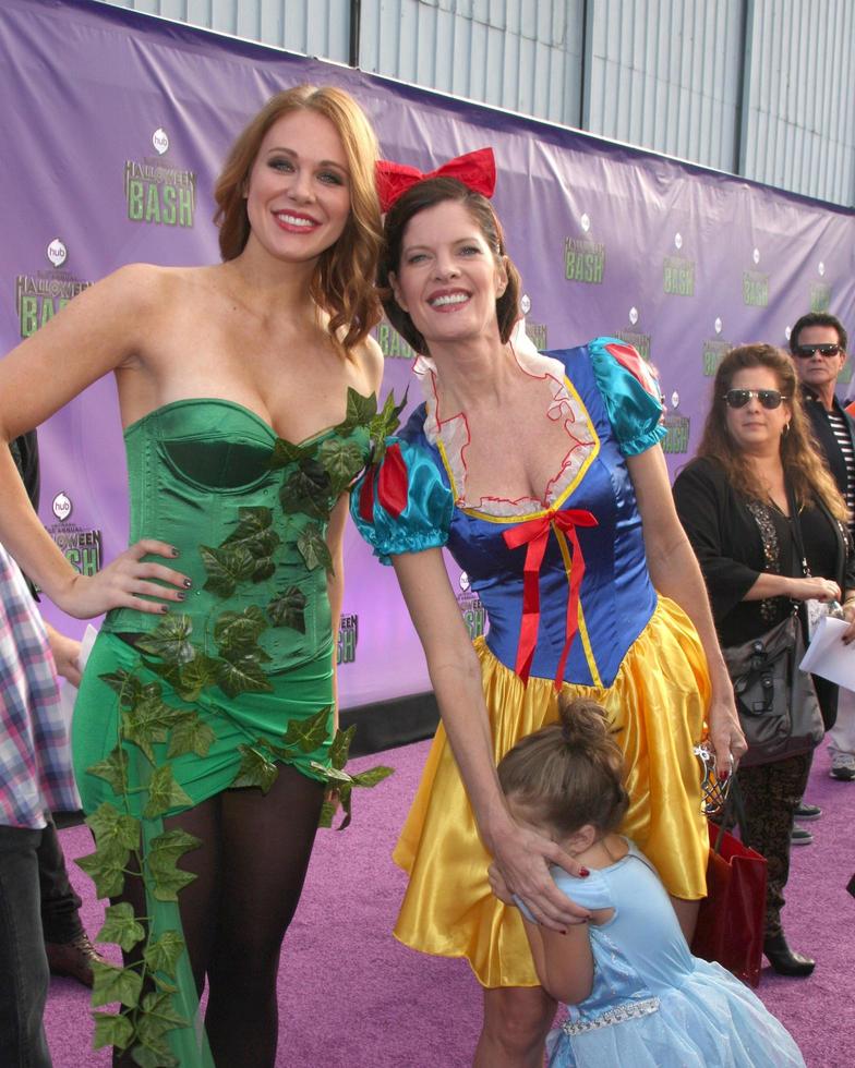 LOS ANGELES, OCT 20 - Maitland Ward, Michelle Stafford at the Hub Network First Annual Halloween Bash at Barker Hanger on October 20, 2013 in Santa Monica, CA photo