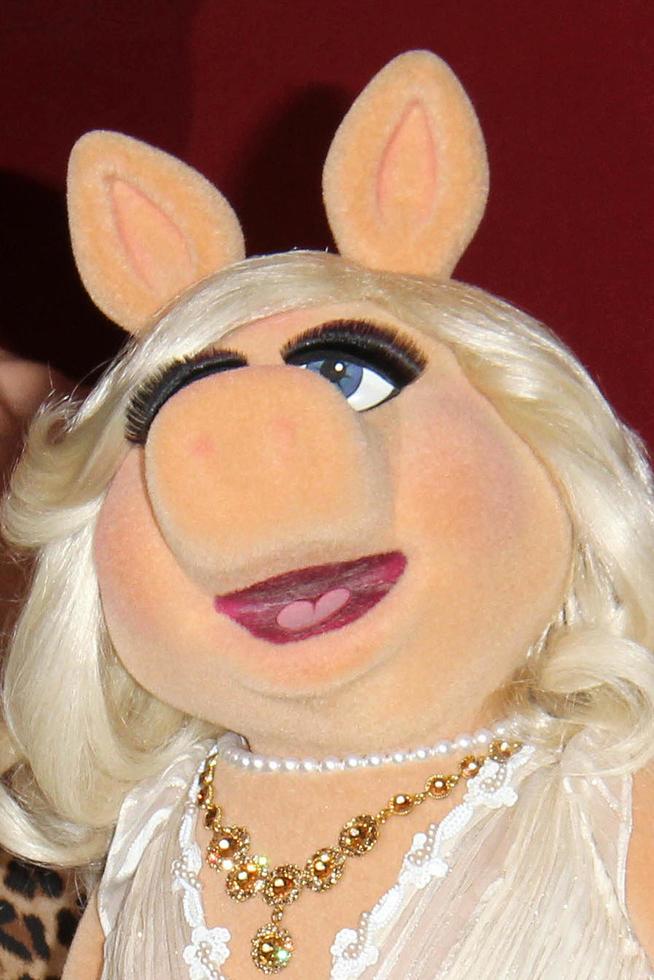 LOS ANGELES, MAR 1 - Miss Piggy at the QVC 5th Annual Red Carpet Style Event at the Four Seasons Hotel on March 1, 2014 in Beverly Hills, CA photo