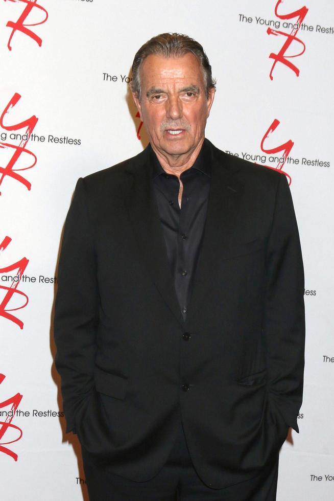 los angeles, 8 de septiembre - eric braeden en la celebración del espectáculo young and the restless 11,000 en la ciudad de televisión de cbs el 8 de septiembre de 2016 en los angeles, ca foto