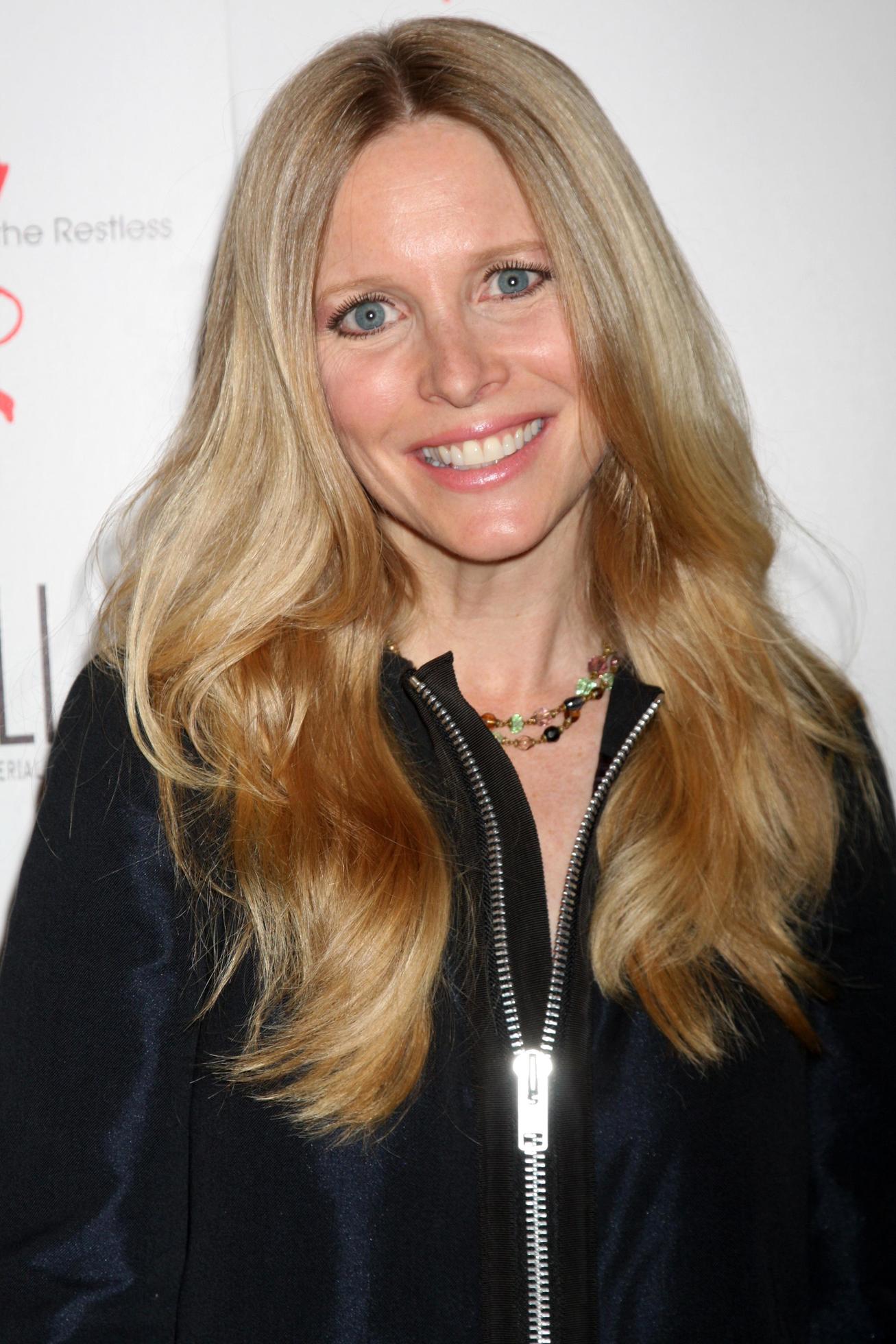 LOS ANGELES, MAR 16 - Lauralee Bell arrives at the Young and Restless