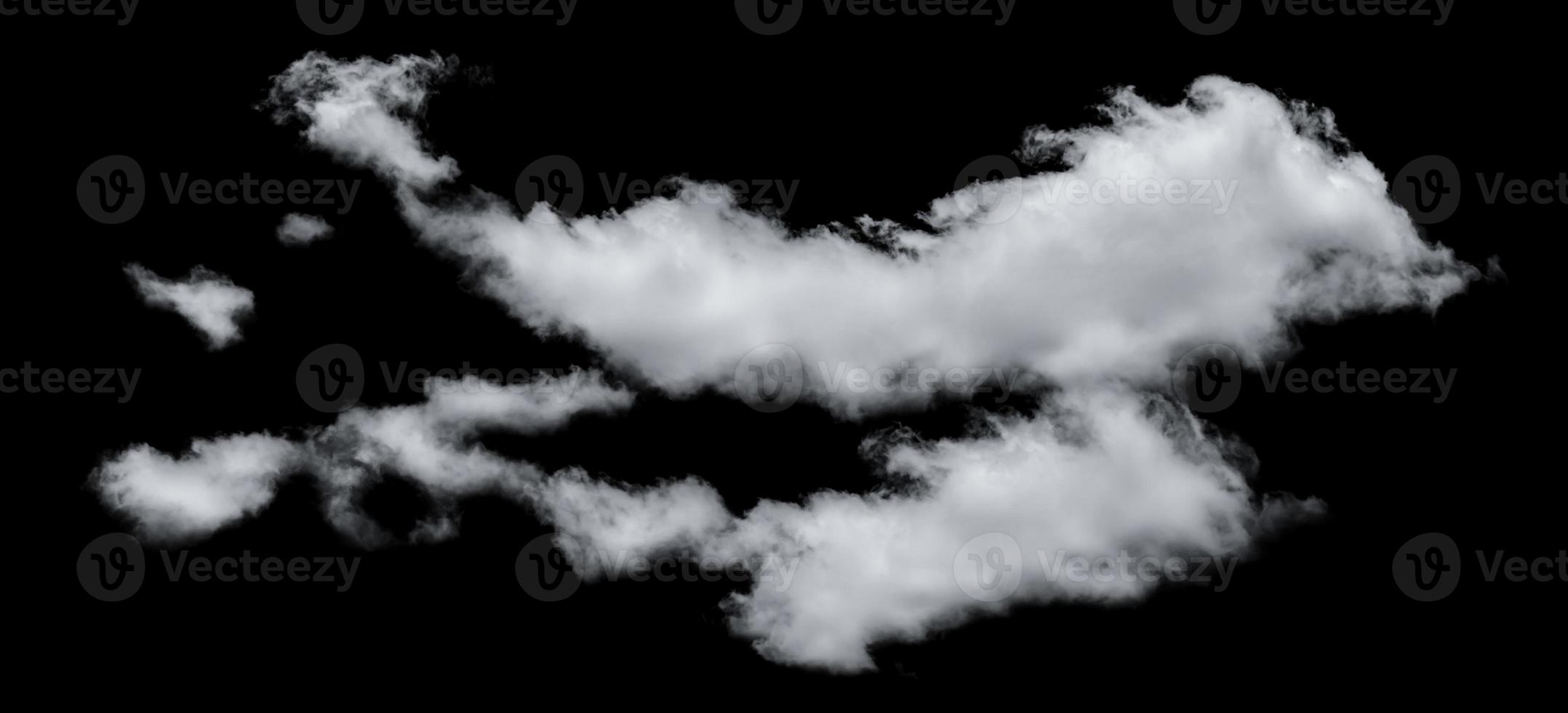 nube blanca aislada sobre fondo negro, textura esponjosa, humo abstracto foto