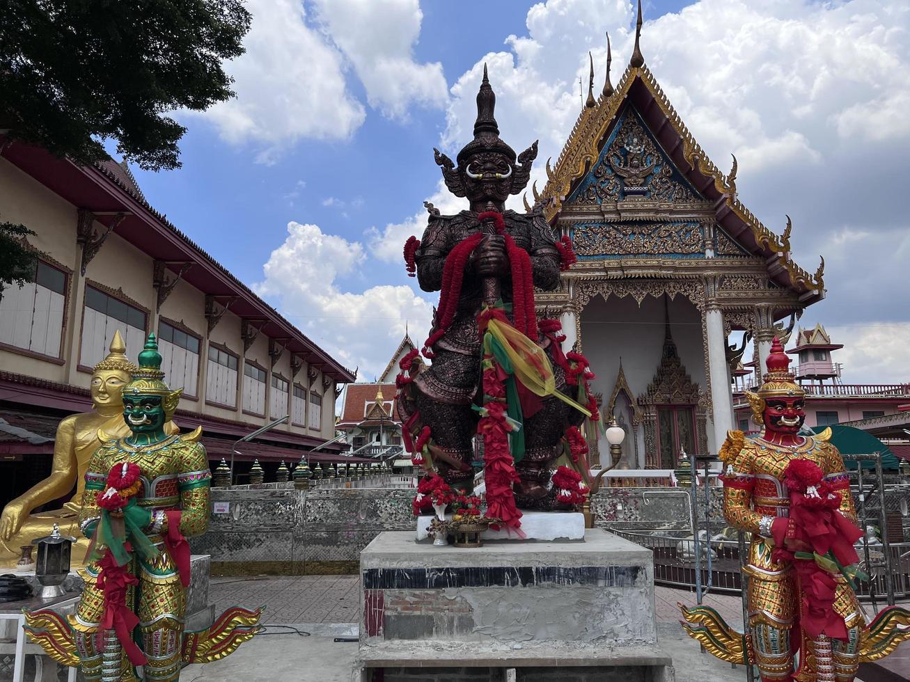 Thao Wessuwan giant Thai temple beautiful faith photo