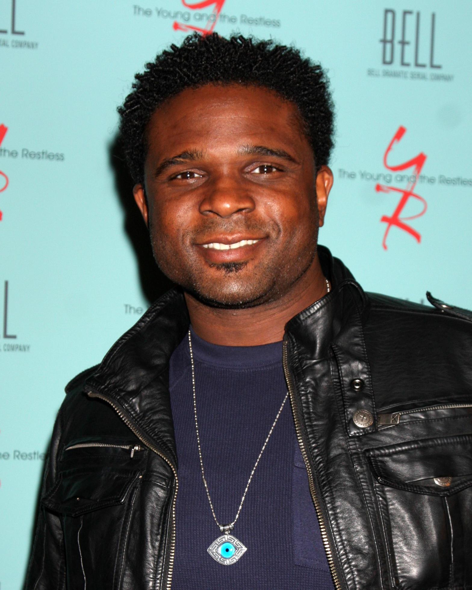 LOS ANGELES, MAR 18 Darius McCrary arriving at The Young and the