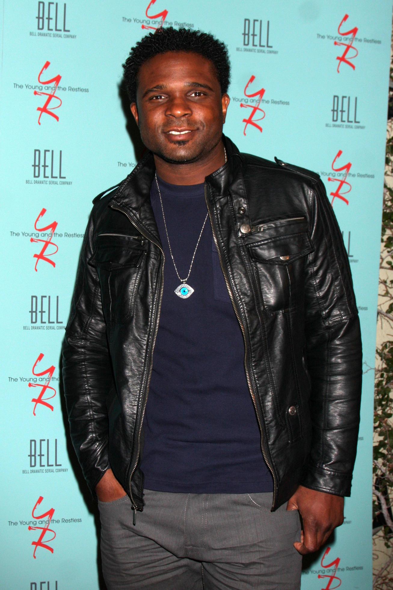 LOS ANGELES, MAR 18 Darius McCrary arriving at The Young and the
