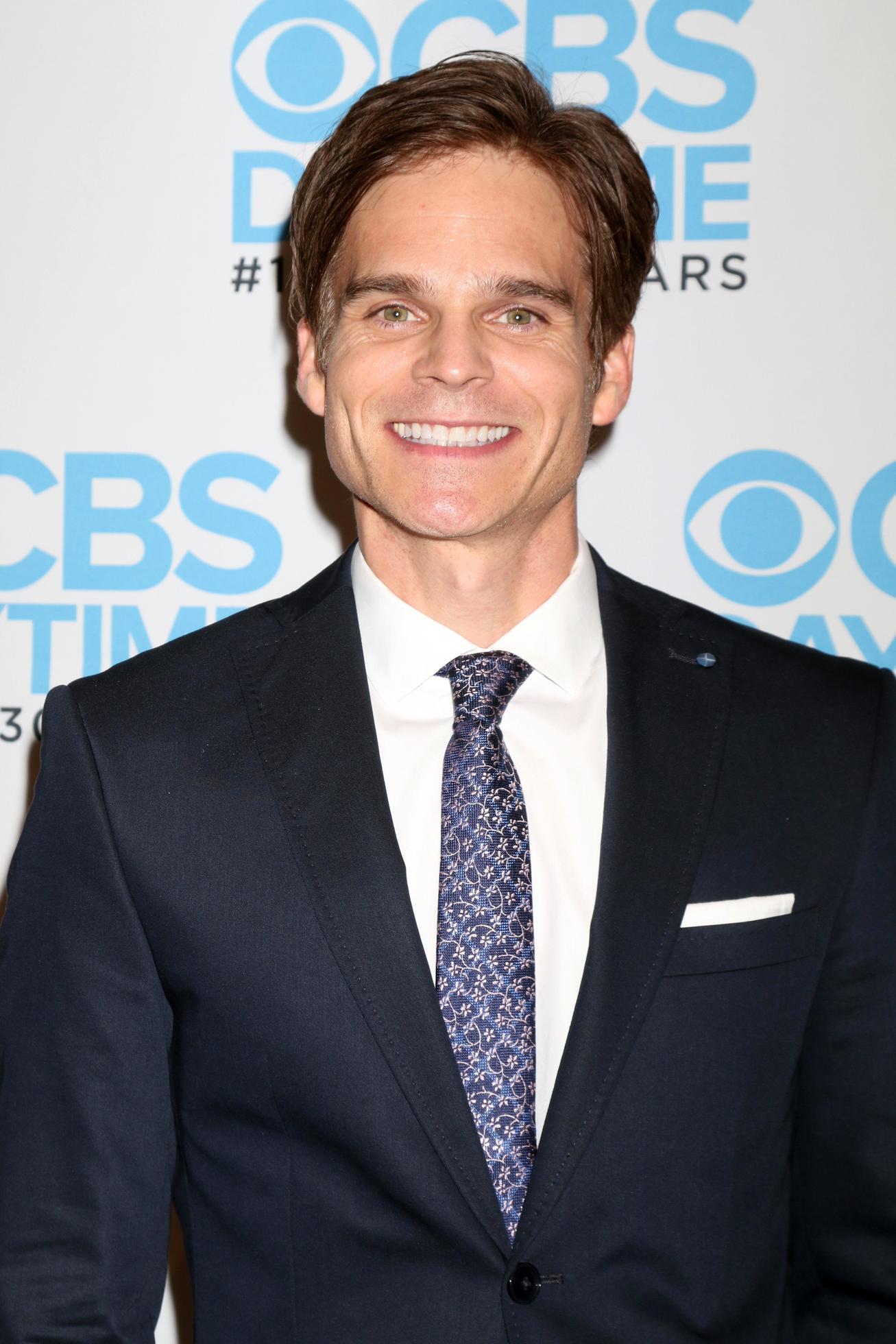 LOS ANGELES, NOV 10 - Greg Rikaart at the Young and Restless Celebrate
