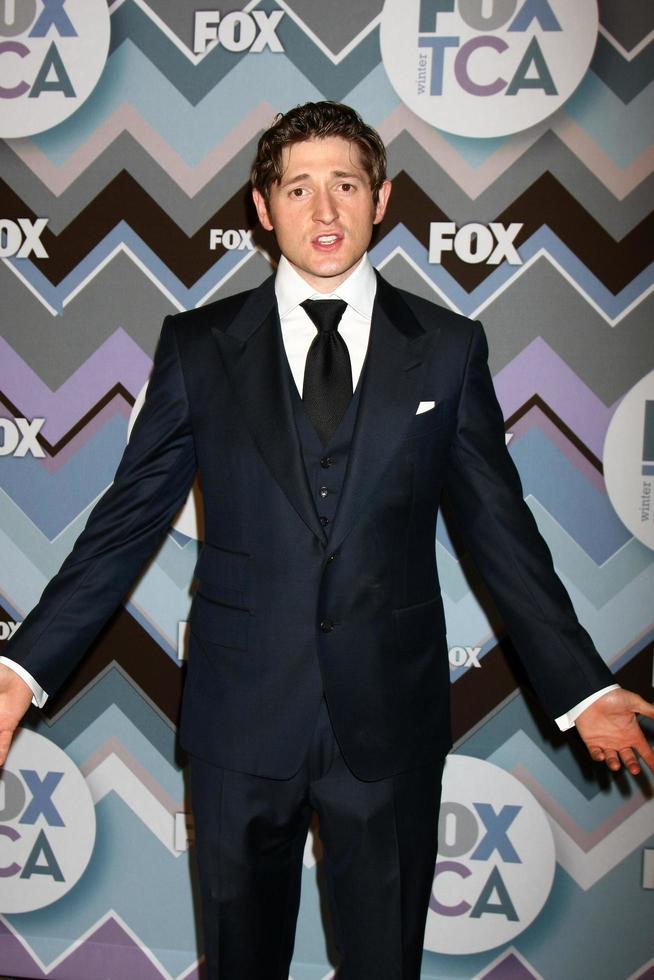 los angeles, 8 de enero - lucas neff asiste a la gira de prensa de invierno fox tv 2013 tca en el hotel langham huntington el 8 de enero de 2013 en pasadena, ca foto