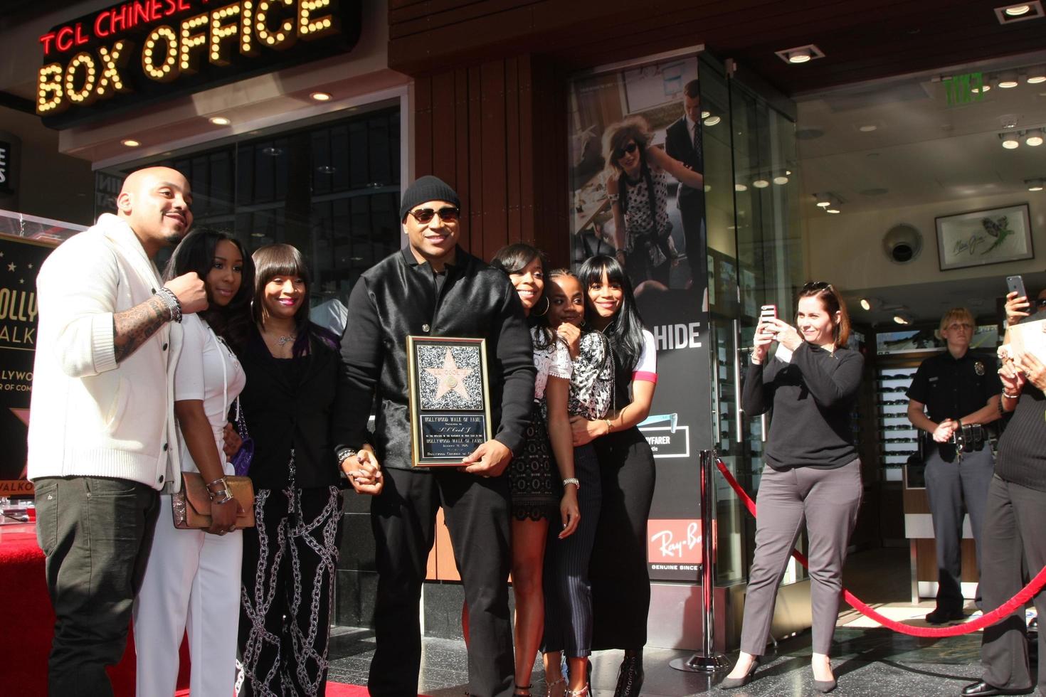 LOS ANGELES, JAN 21 -  Simone Smith, LL Cool J, Family at the LL Cool J Hollywood Walk of Fame Ceremony at the Hollywood and Highland on January 21, 2016 in Los Angeles, CA photo