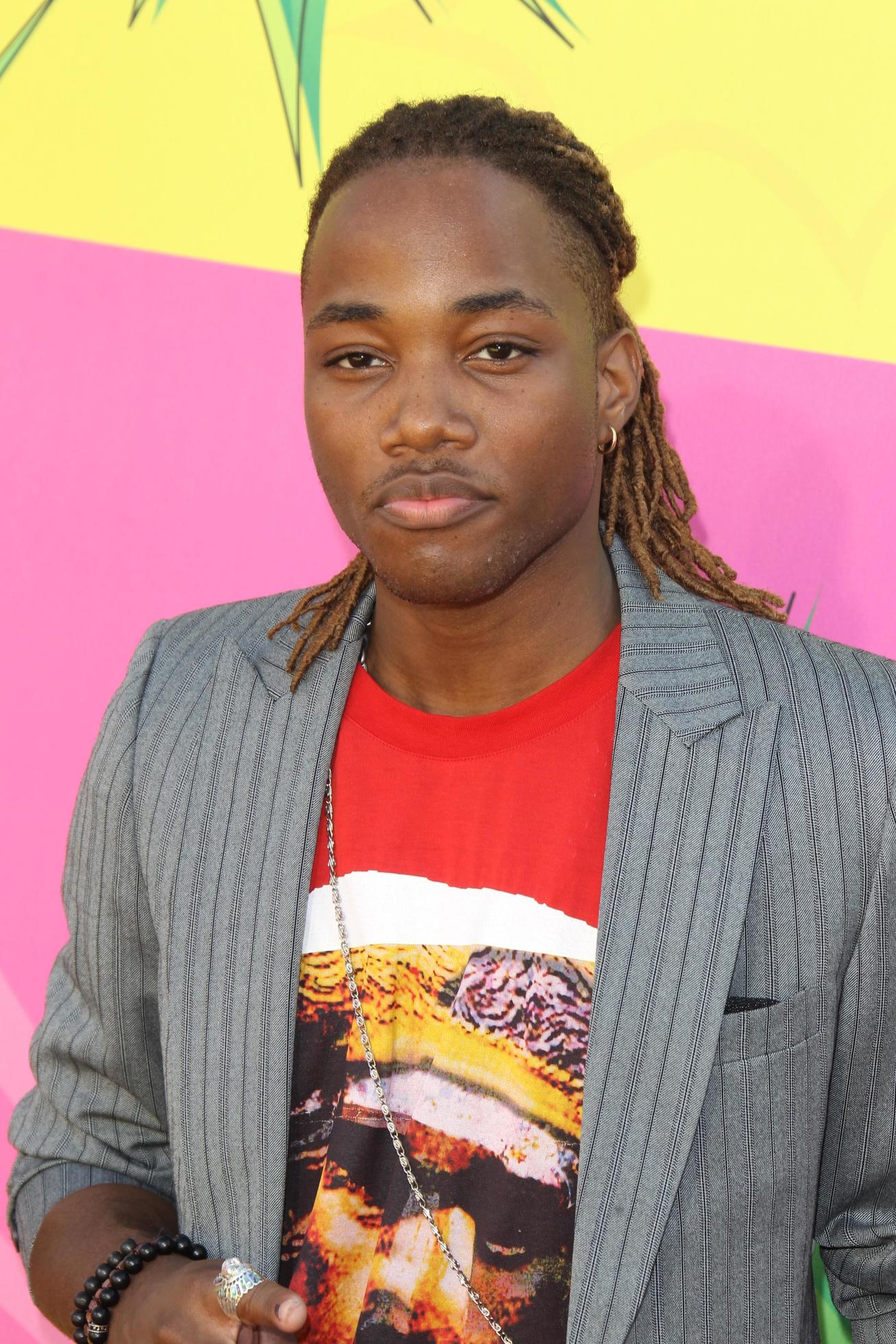 LOS ANGELES, MAR 23 - Leon Thomas III arrives at Nickelodeon s 26th