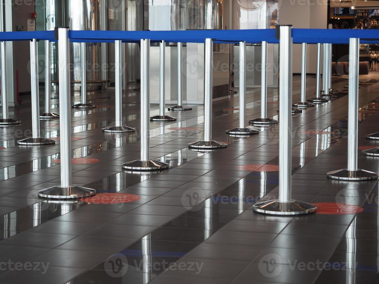 airport queue lines photo