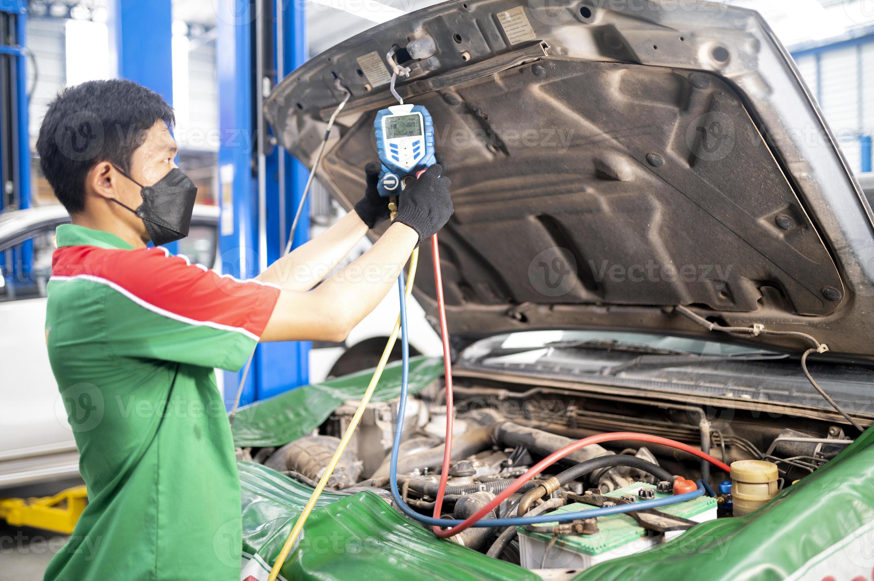 Car air conditioning check service technician leak detection add