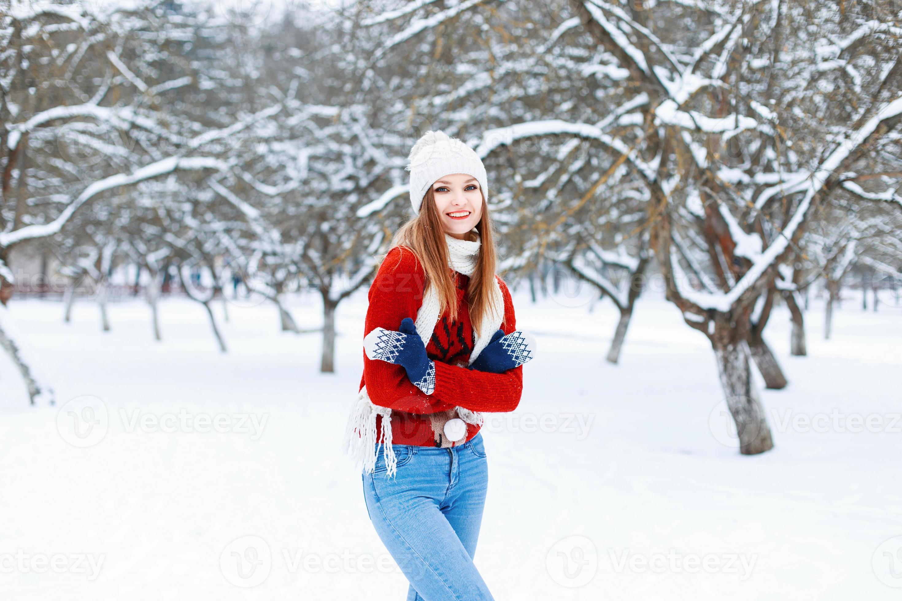 Young fashionable girl in a warm vintage winter clothes in winter snowy  day. 9856079 Stock Photo at Vecteezy