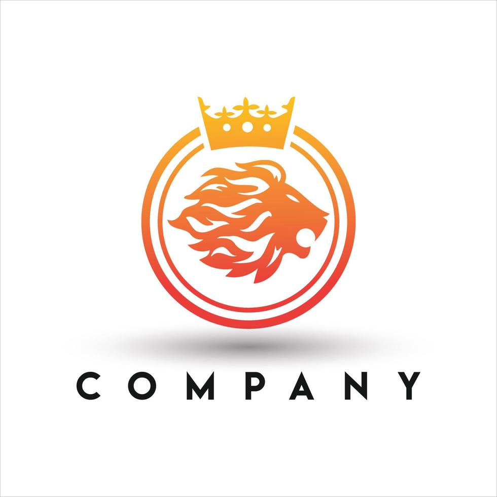 logotipo de la propiedad real del rey. cabeza de león con logo de corona vector