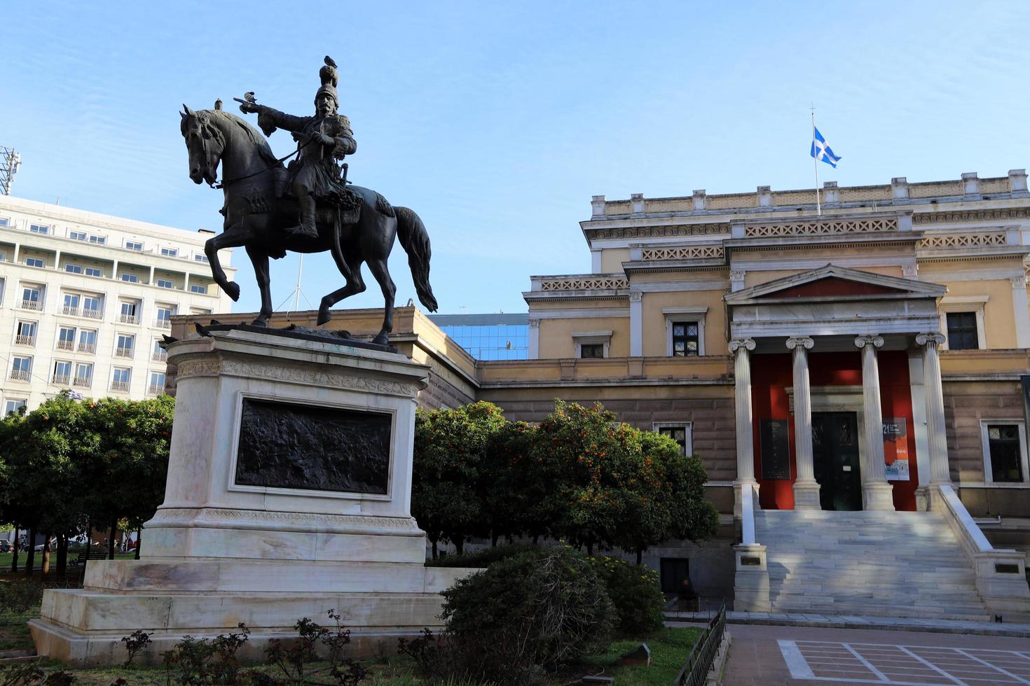 3 de abril de 2022. atenas es la capital de la grecia moderna y el centro de la antigua civilización griega. foto