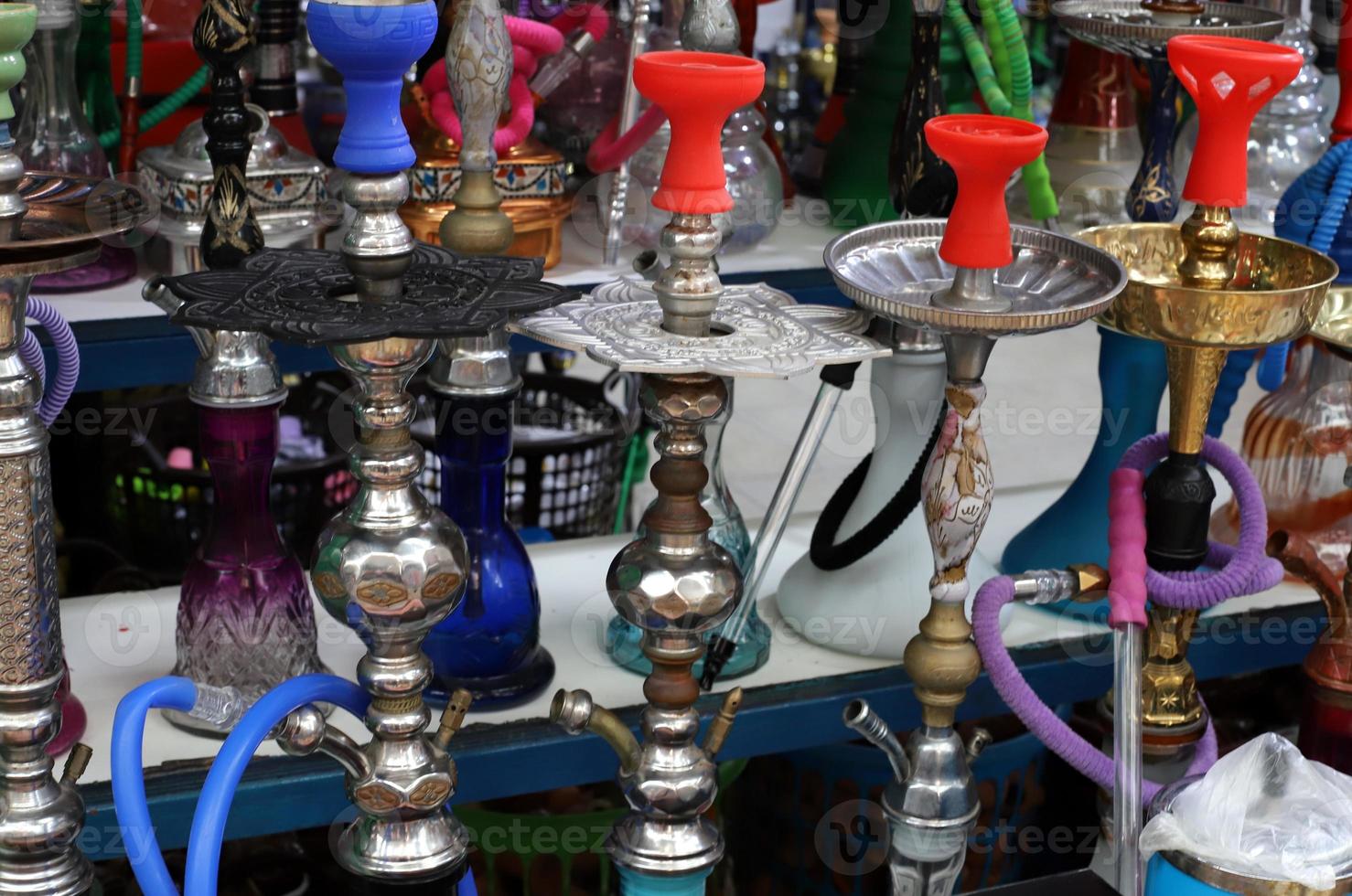 hookah es un dispositivo para fumar entre los pueblos del medio oriente. foto