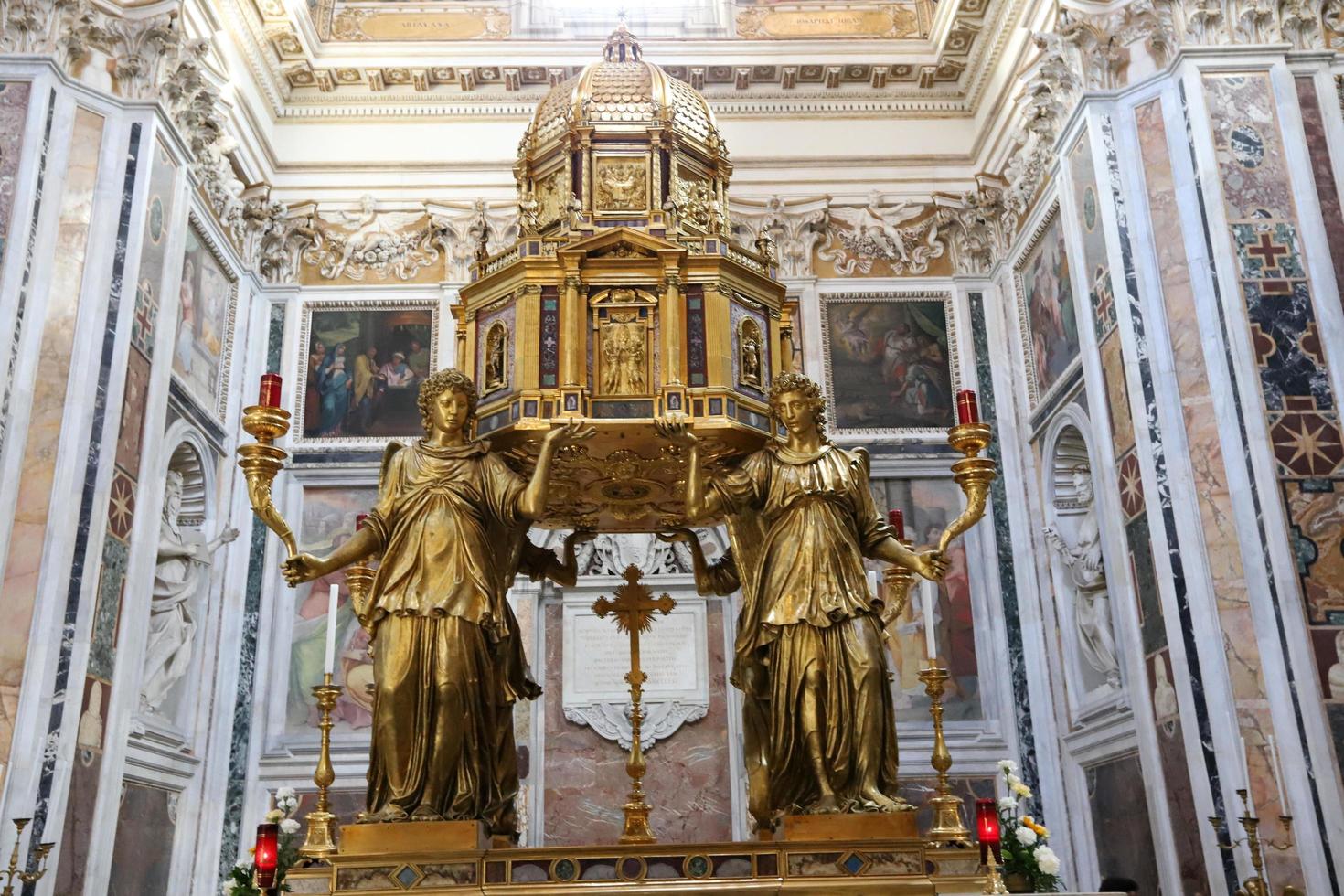 May 10, 2022 Rome Italy. Expensive decorations and jewels in the churches of Italy. photo