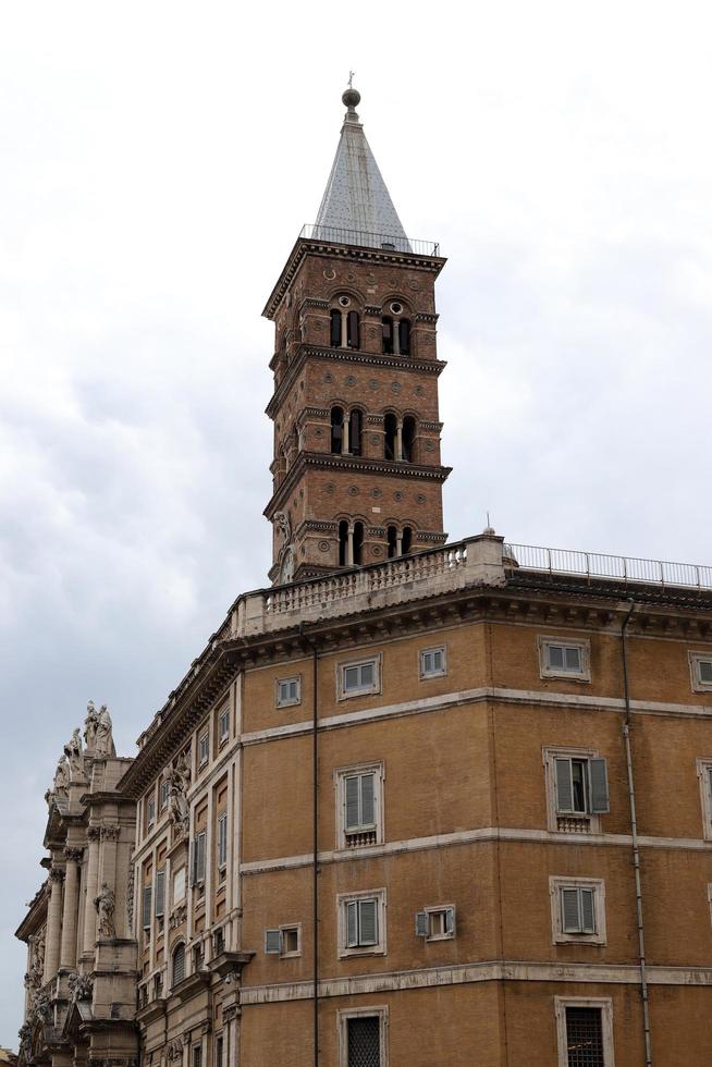 roma italia 10 de mayo de 2022 roma es la capital de italia, una gran ciudad multinacional. foto