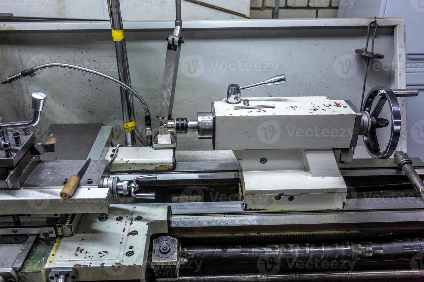 husillo de máquina de torno profesional cnc de procesamiento de metal de fabricación foto