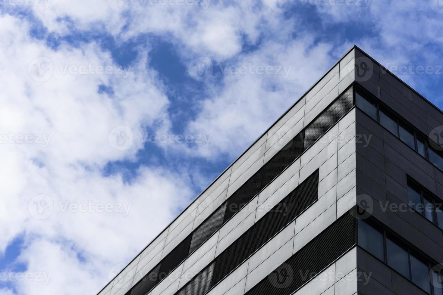 edificio gris moderno foto