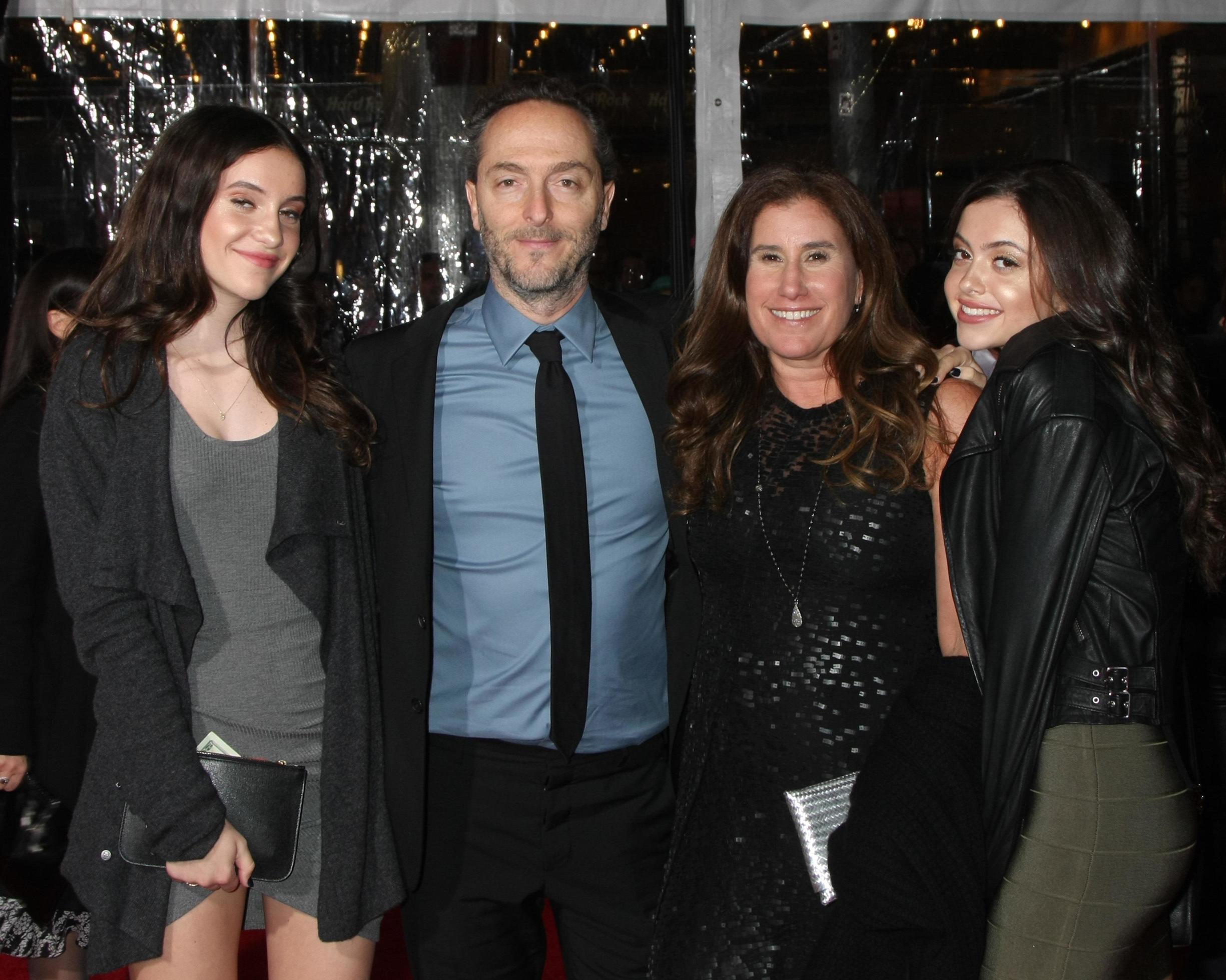 LOS ANGELES, DEC 16 - Emmanuel Lubezki, wife, daughters at the The