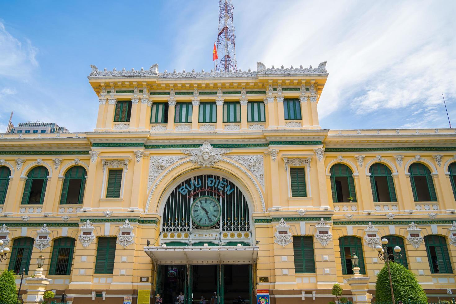 ciudad de ho chi minh, vietnam - 12 de febrero de 2022 la oficina central  de correos