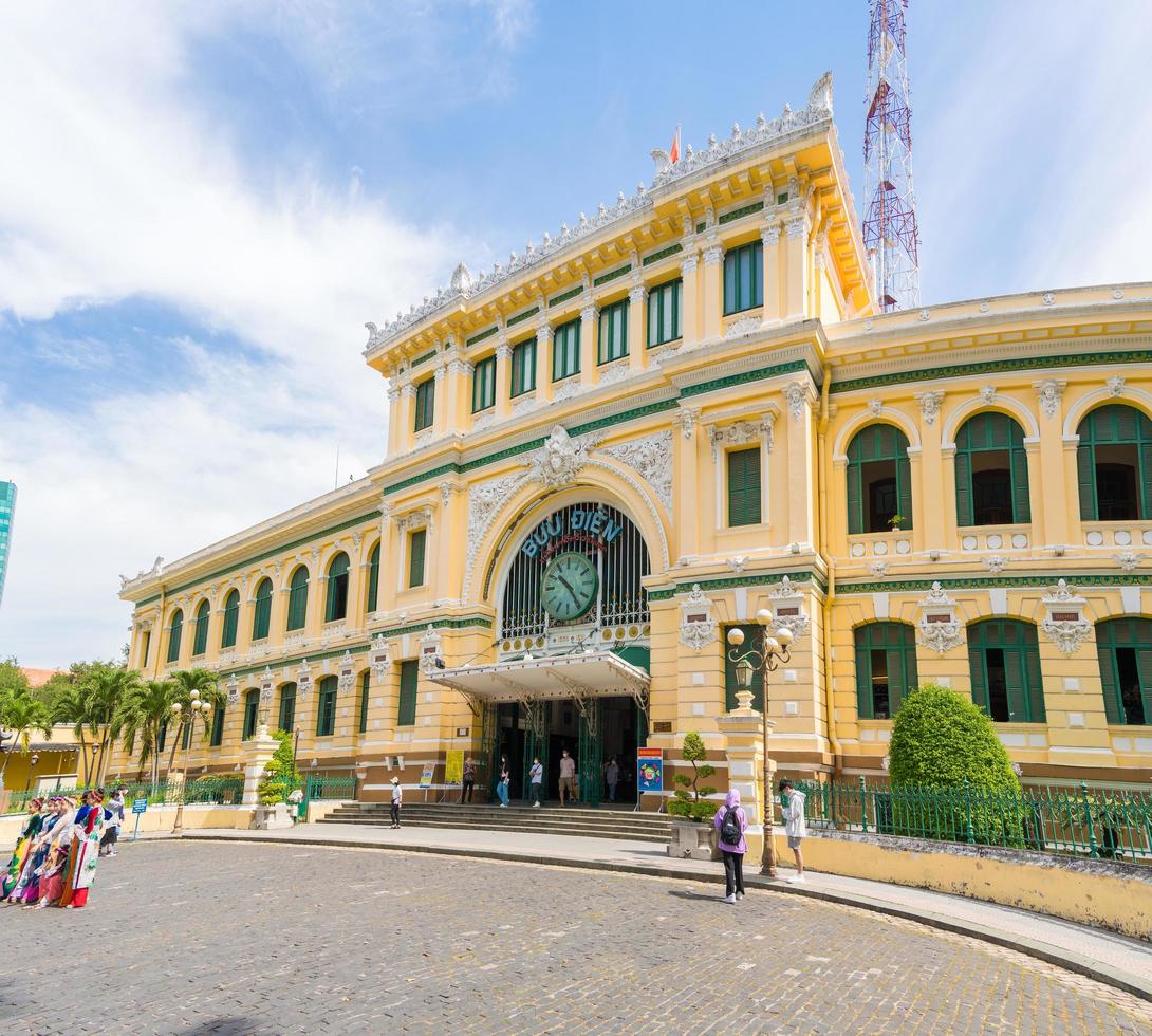 ciudad de ho chi minh, vietnam - 12 de febrero de 2022 la oficina central  de correos