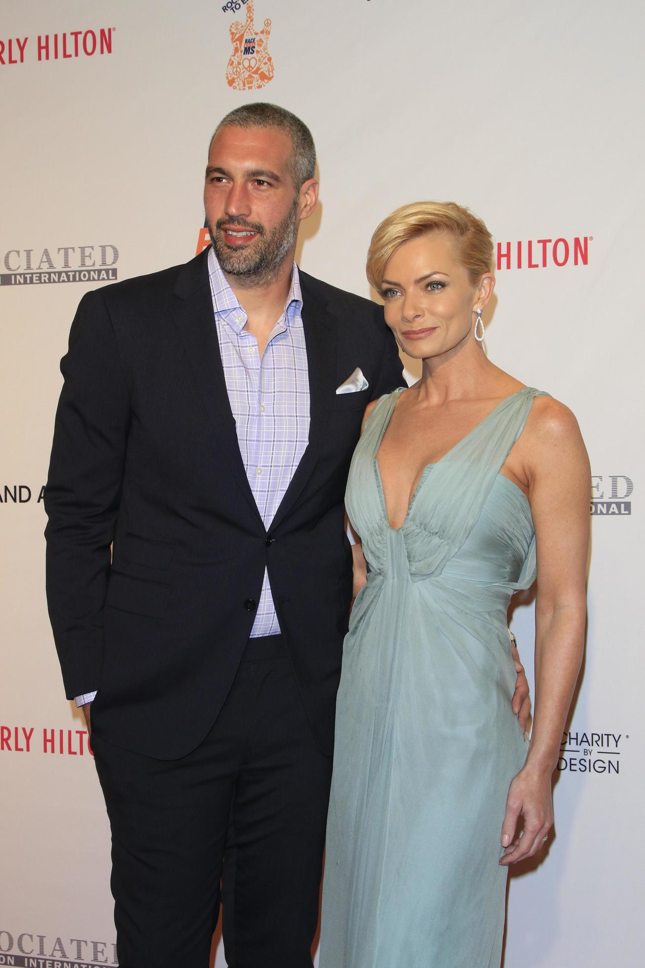 LAS VEGAS, APR 15 Hamzi Hijazi, Jaime Pressly at the 23rd Annual Race To Erase MS Gala at the