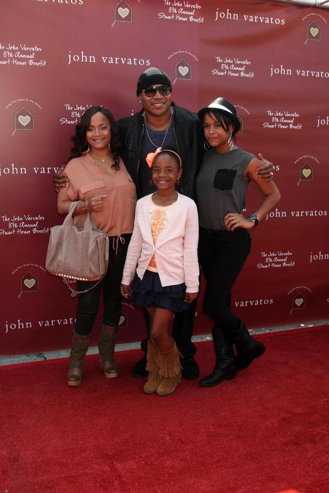 LOS ANGELES, MAR 13 - LL Cool J arriving at the John Varvatos 8th Annual Stuart House Benefit at John Varvaots Store on March 13, 2011 in Los Angeles, CA photo