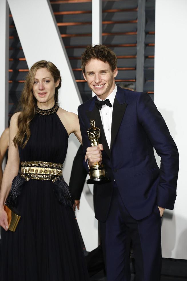 los angeles, 22 de febrero - hannah bagshawe, eddie redmayne en la vanity fair oscar party 2015 en el centro wallis annenberg para las artes escénicas el 22 de febrero de 2015 en beverly hills, ca foto