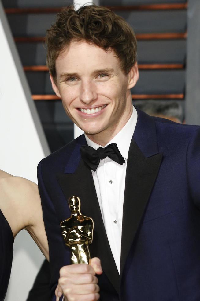 los angeles, 22 de febrero - eddie redmayne en la vanity fair oscar party 2015 en el centro wallis annenberg para las artes escénicas el 22 de febrero de 2015 en beverly hills, ca foto