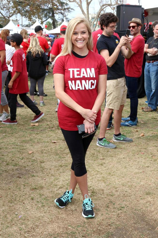 LOS ANGELES, OCT 16 - Reese Witherspoon at the ALS Association Golden West Chapter Los Angeles County Walk To Defeat ALS at the Exposition Park on October 16, 2016 in Los Angeles, CA photo